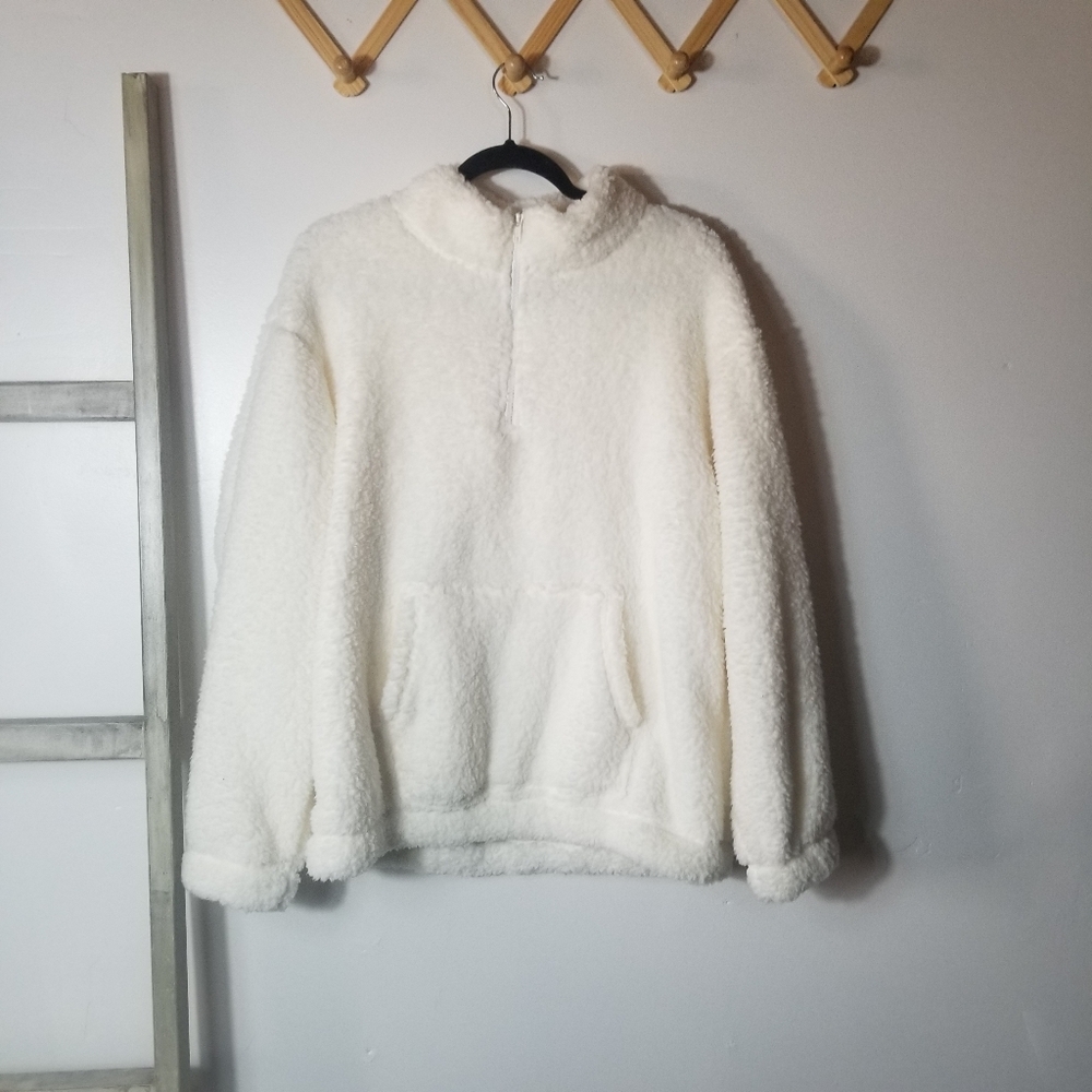 NWOT SO JUNIORS WHITE SHERPA PULLOVER SIZE XL